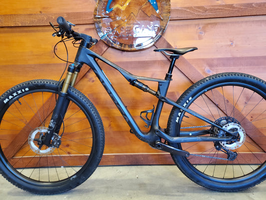 2023 Orbea Oiz M-Pro