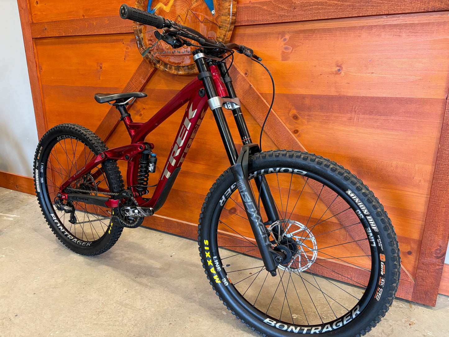 Trek Session 8 2022 - Small