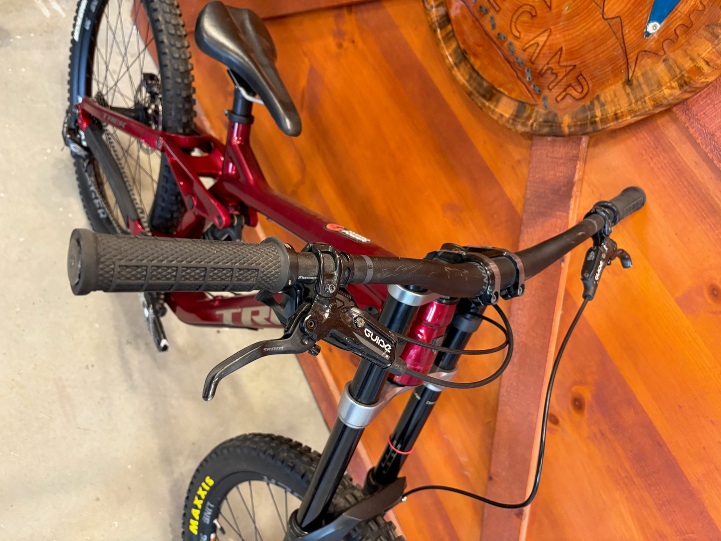 Trek Session 8 2022 - Small