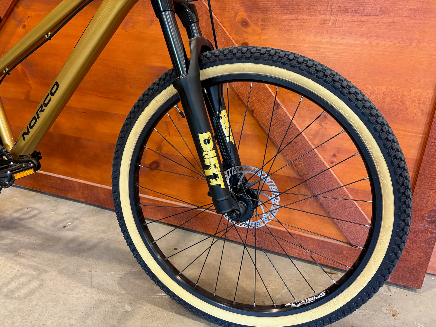 Norco Rampage 2 26 Gold/Black