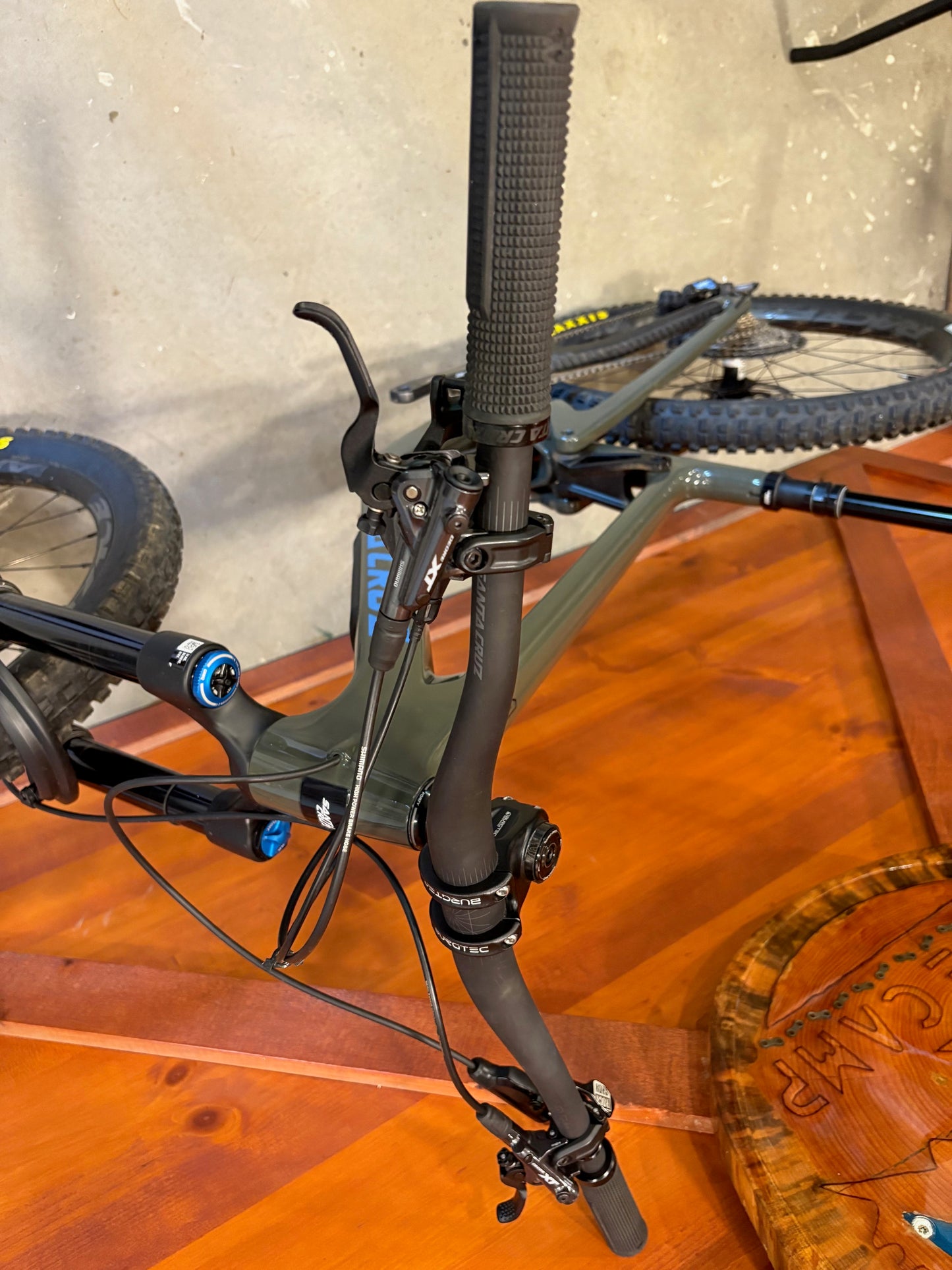 2023 Santa Cruz Bronson C XT