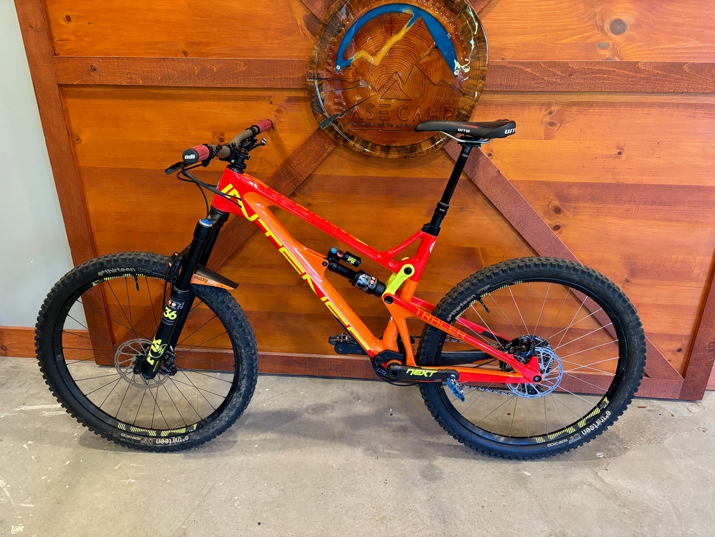 2017 Intense Tracer Pro Large