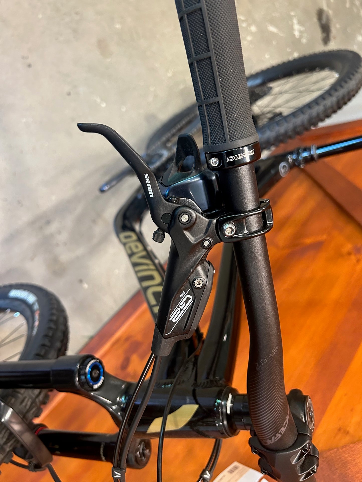 Devinci Troy A29 GX 12s Goldland