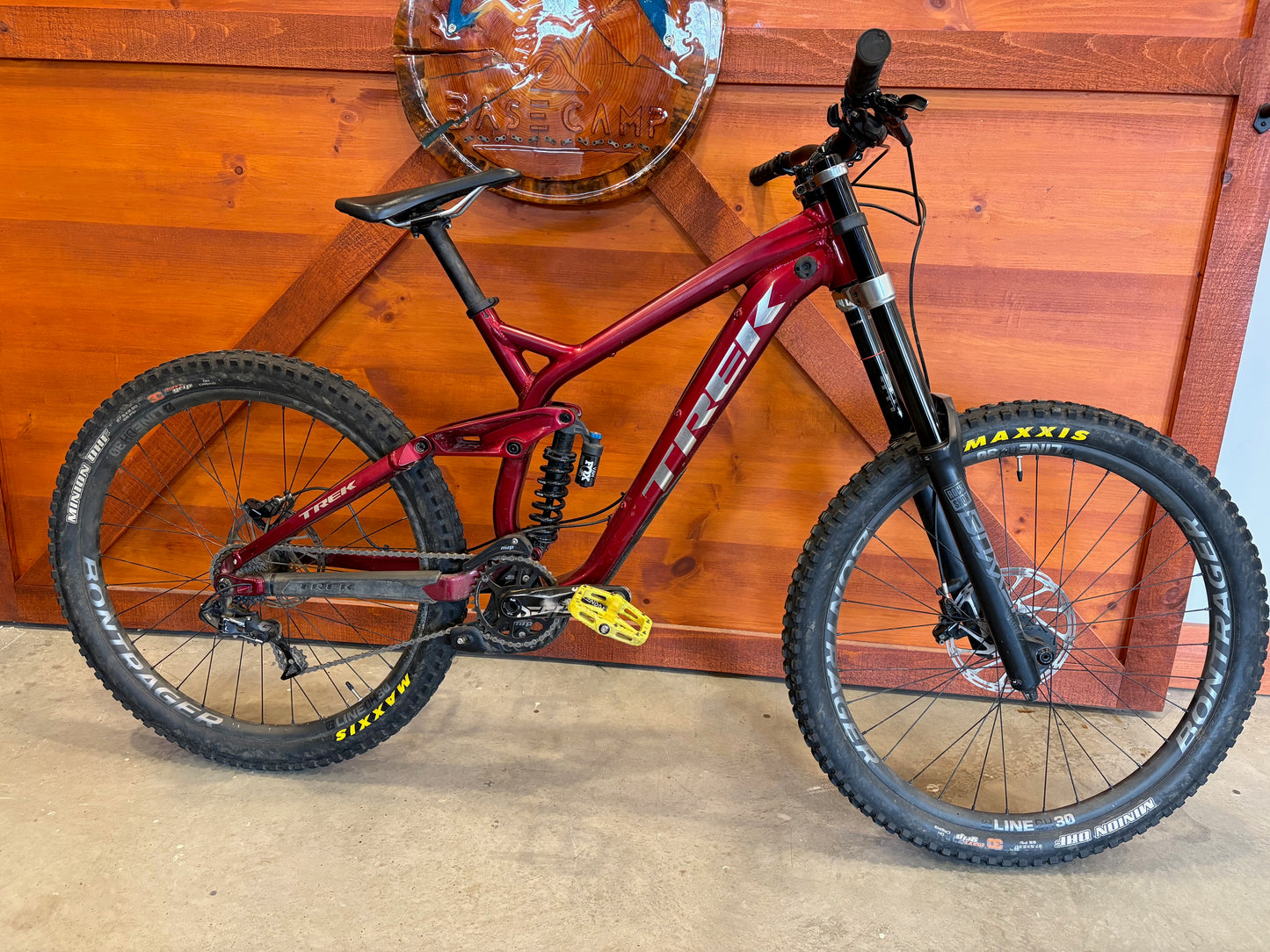 Trek Session 8 2021  - Medium