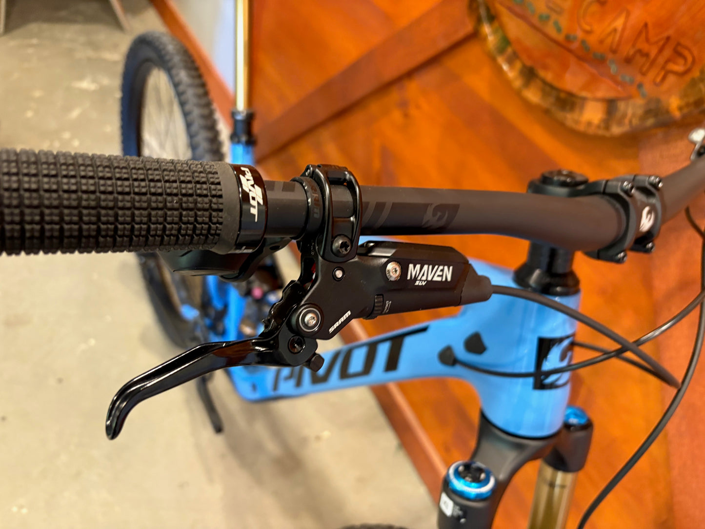 Pivot Switchblade Pro XO AXS