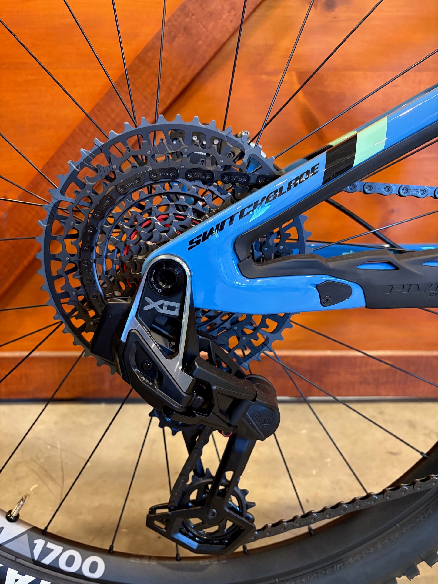 Pivot Switchblade Pro XO AXS