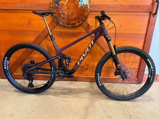 Pivot Trailcat LT Pro XO AXS with 29" Alloy Wheels