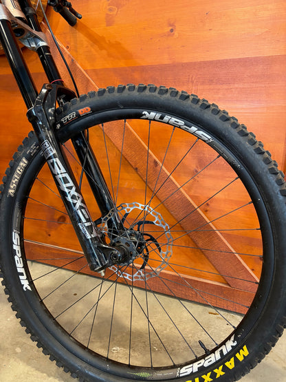 2022 Commencal Supreme V4