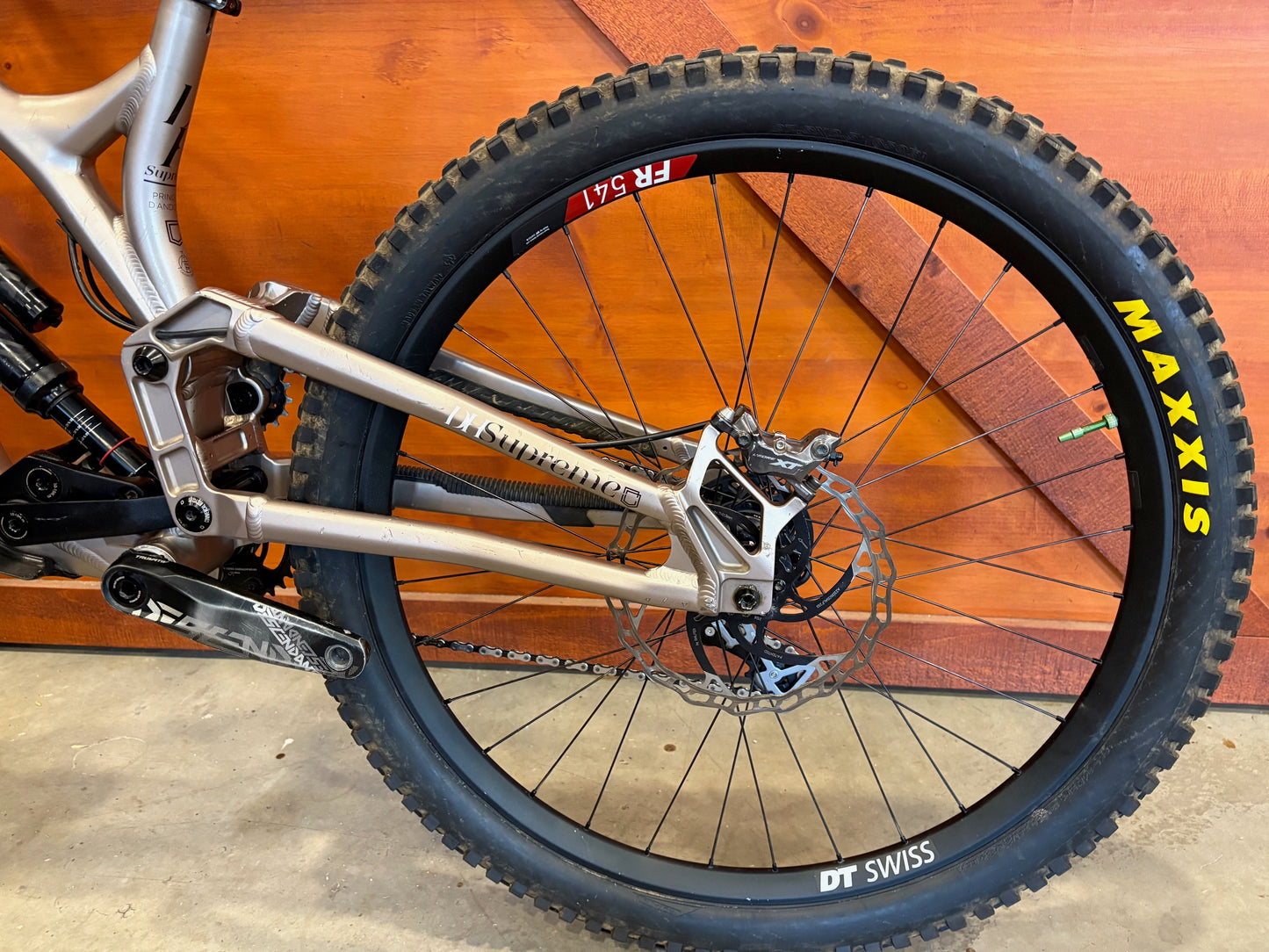 2022 Commencal Supreme V4