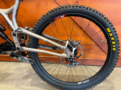 2022 Commencal Supreme V4