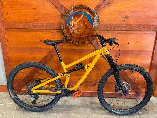 2024 Salsa Blackthorn